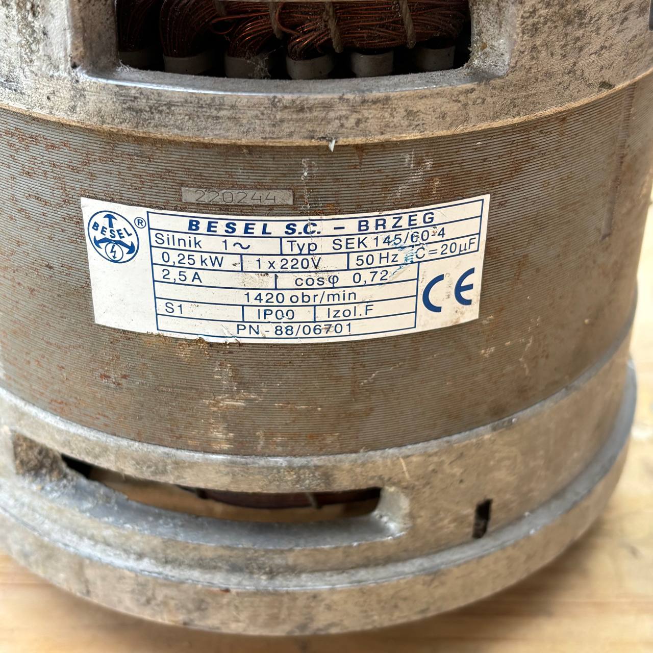 Двигун BESEL SC - BRZEG SEK 14560-4 (1)